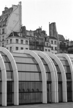 1976, Paris, Rive droite, Les Halles, shopping center.