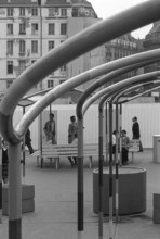 1976, Paris, Rive droite, Les Halles, shopping center.