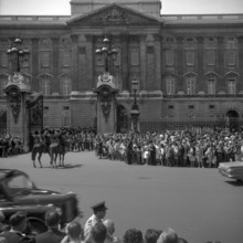 1967, London, Changing of the Guard.