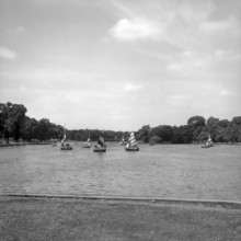 1967, London, Hide Park, sailing boats.