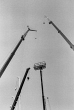 1975, Milan, Duomo, Milan Fair, crane.