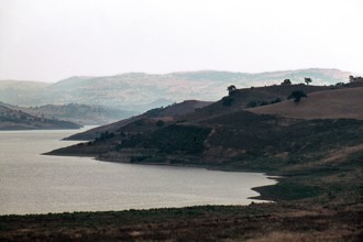 Nature, Italy, region of Puglia 1975 Lago di Occhito (Occhito lake).