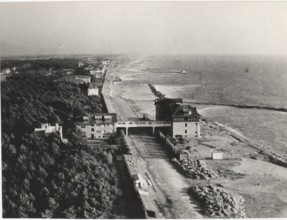 Marina di Massa Coast