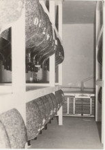 A thermohydro controlled van for the storage of seeds