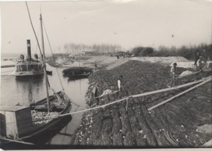 Po River land reclamation works, the building of a river crossing system