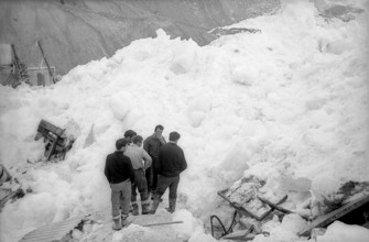 Mattmark glacial ice avalanche; search for missing workers, persons; 1965.