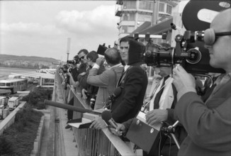 Hijacking Nikosia: Arrival of the hostages, Airport Koten 1970.