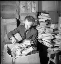 WW 2: collecting items for german theaters, 1946.