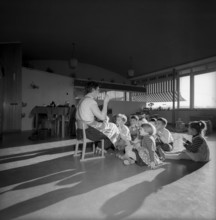 Behavior research, ethology at kindergarten, Zurich 1958.
