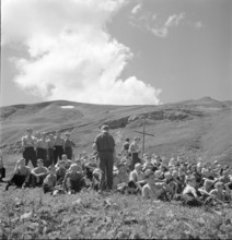 Crowd at the Jakobsfest Lungern 1942.