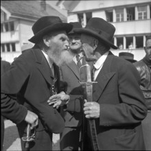 Ausserrhoden voter's meeting, citizen talking 1953.