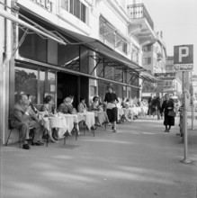Cafe Select at the Limmatquai.