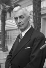 Hugo Kramer, journalist, 1946.