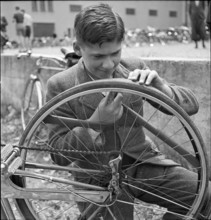 Sports performance programme for young people 1941: bike.