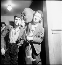 Are going to support the Czechoslovak organization Friede durch Aufbau (peace by rebuilding),