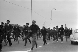 The Rolling Stones in Kloten; running fans 1967.