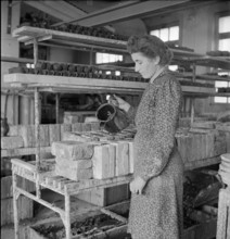 Pottery produce Beckeli for the Red Cross, Steffisburg 1946.
