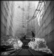 Depleting snow on the Building site Lucendro dam 1946.