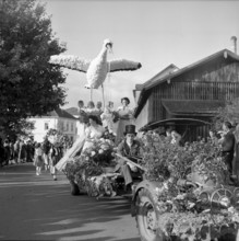 Parade at the winegrowers' festival in Dottingen, 1956.
