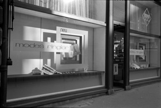 Shop window Ringier publisher: modes ringier, pattern for sewing, 1967.