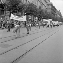 SAFFA fair 1958: procession on the Day of Abstinence.