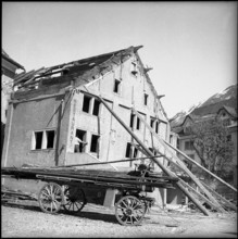 Andermatt; Restaurant 3 Konige damaged by avalanche; 1951.