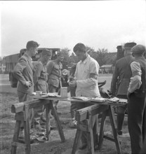 Medical orderly, soldiers; 1939.