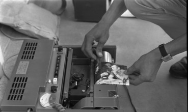 Tour de Suisse 1968: Blick photographer Rohr transmitting pictures.