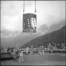 Grande Dixence: Filling in the one millionth cubic-meter of concrete, 1953.