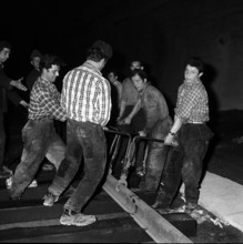 Railway workers at the Kerenzerberg tunnel.
