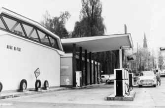 Hugo Koblets gasoline station 1964.