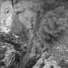 Cleaning up of the glacier ravine in Grindelwald, 1961.