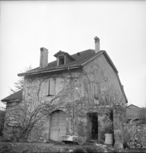 Stone house in Gy; 1947.