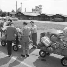 Preparations of the air rescue force in Kloten, 1956.