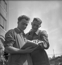 Swiss donation: craftsmen for Luxembourg, 1945.