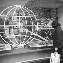 Shop window Ringier publisher: Schweizerische Allgemeine Volks-Zeitung, 1965.