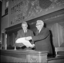 Paul Meierhans makes Emil Keller the honorary president of NOK 1961.