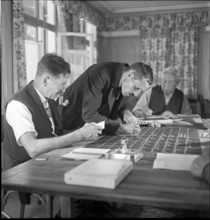 Farmers ast the partition of land, Unterwasser 1945.