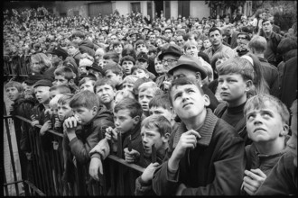 Spectators at the Fulehung and Gessler shooting competition in Thun, 1968.