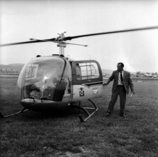 Glacier pilot Hermann Geiger after unloading mail, post in Kloten, 1960.