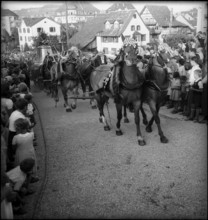 Church bell lifting ceremony in Zurich Altstetten 1940.
