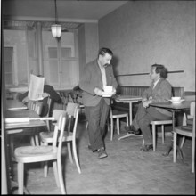 Guests in the Herberge zur Heimat, Zurich 1952.