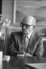 Alphons Egli, Member of Federal Council in his office 1984.