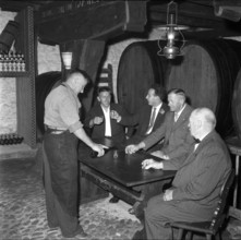 Vintage sunday: castle wine-cellar of Erlach, 1959.