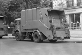 Strike of the dustmen, garbage men.