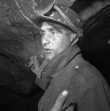 Rescue operation to save the Holloch grottos explorers, 1952.