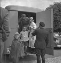 Mobile X-ray unit for serial checkups, entrance 1942.