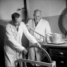 Invention of a robust type of tyre; 1943.