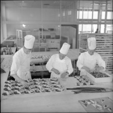 Production of meals, catering at airport Zurich-Kloten 1961.