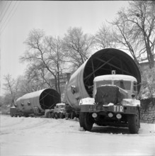 Transportation of workpieces for the Collombey refinery; 1962.